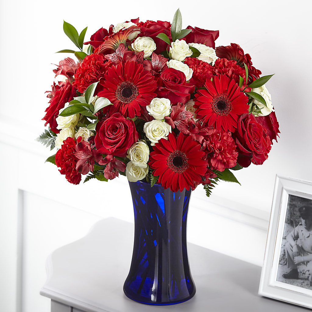 Hearts Embrace Bouquet – New Rochelle Florist, New Rochelle NY