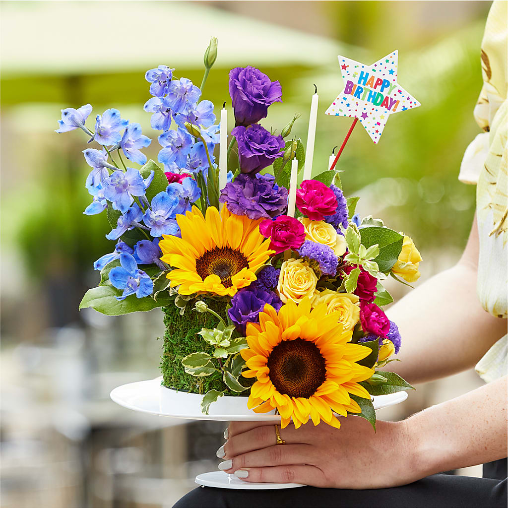 Star of the Day Floral Cake – New Rochelle Florist, New Rochelle NY