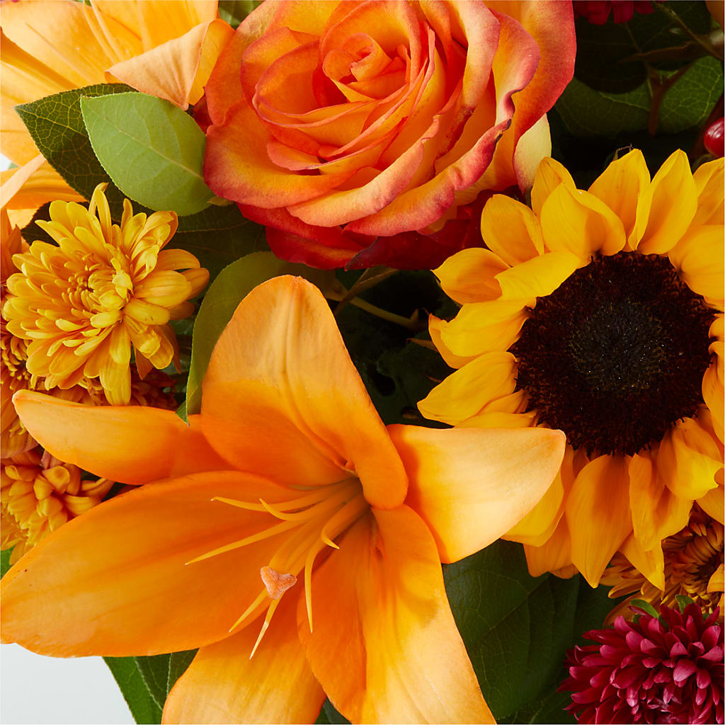 Grateful Centerpiece –  New Rochelle Florist, New Rochelle NY